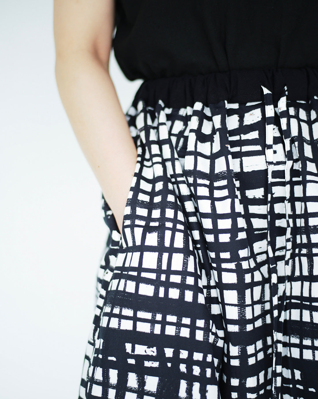 finger line reversible skirt check