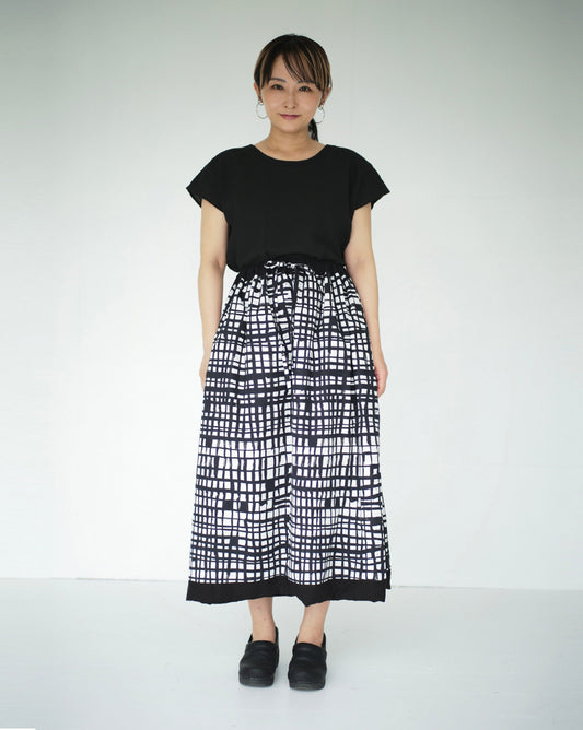 finger line reversible skirt check