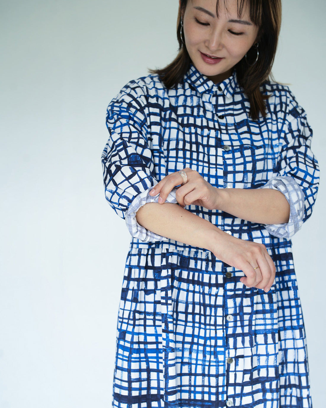 finger line shirt dress