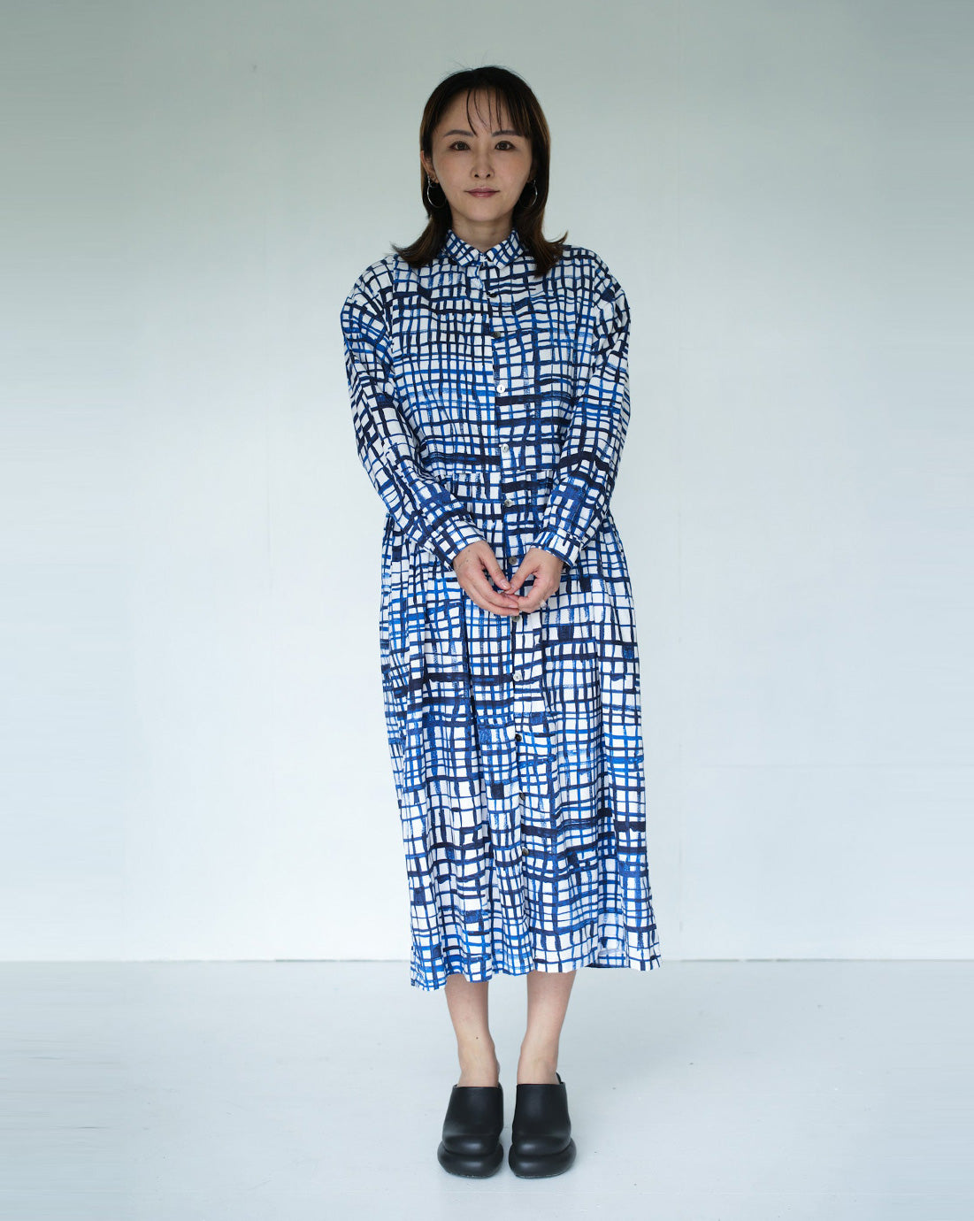 finger line shirt dress